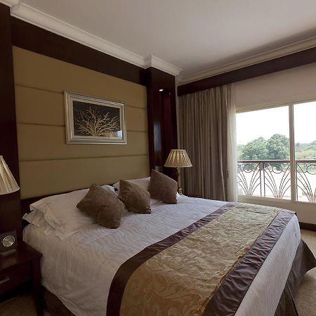 Hotel Ledger Plaza Bangui Extérieur photo